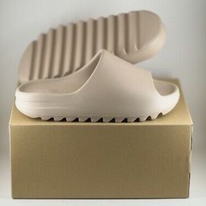 Yeezy Slides ‘Pure’